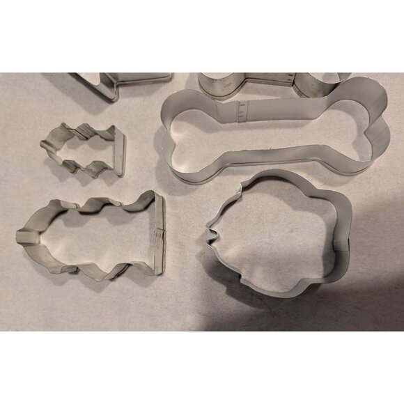 Dog Themed Cookie Cutter Set Dog House Bone fire Hydrant - Picture 9 of 13